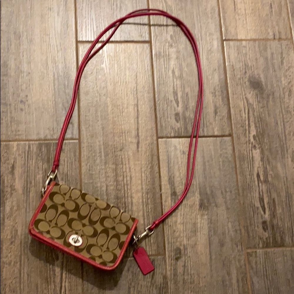 Coach purse, converts to clutch!